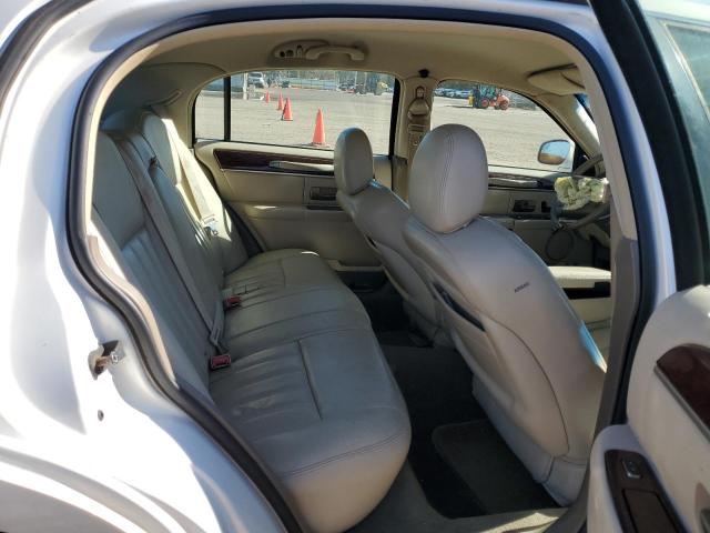 1LNHM81W33Y630900 - 2003 LINCOLN TOWN CAR EXECUTIVE WHITE photo 10