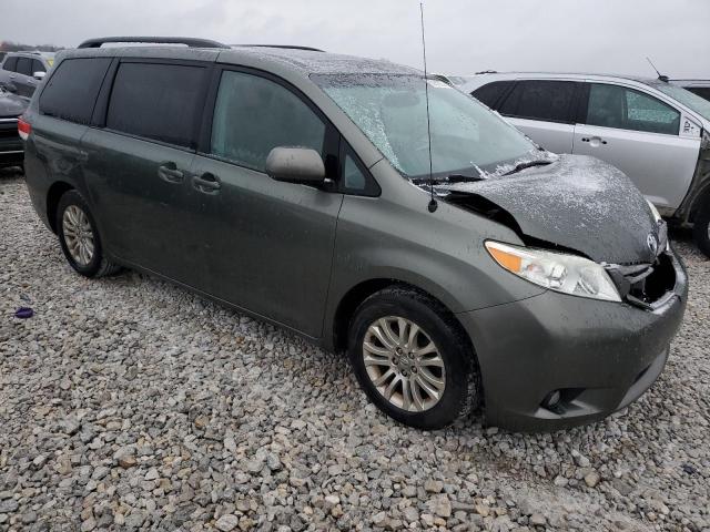 5TDYK3DC4BS134920 - 2011 TOYOTA SIENNA XLE GRAY photo 4