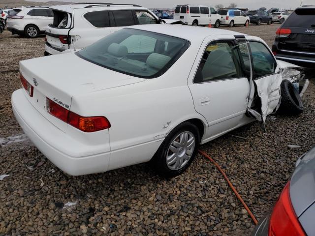 JT2BG22K410604062 - 2001 TOYOTA CAMRY CE WHITE photo 3