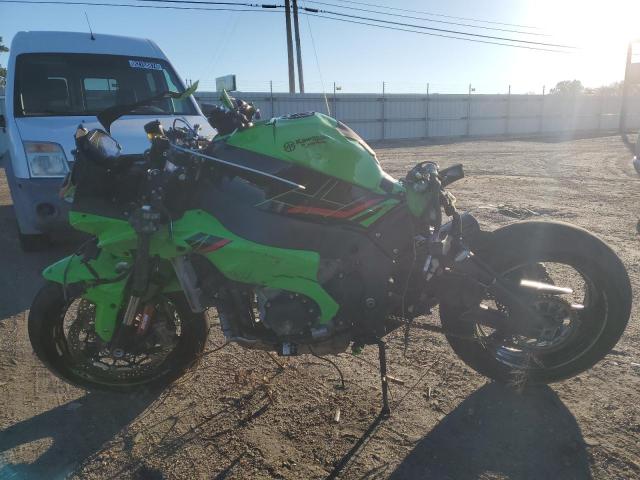 JKBZXVM17PA005127 - 2023 KAWASAKI ZX10R M GREEN photo 3