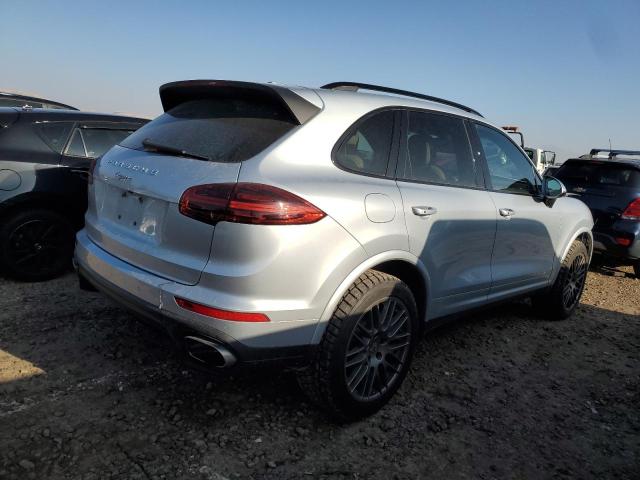 WP1AA2A28HKA82975 - 2017 PORSCHE CAYENNE SILVER photo 3