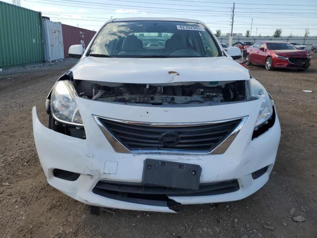 3N1CN7AP7CL884791 - 2012 NISSAN VERSA S WHITE photo 5