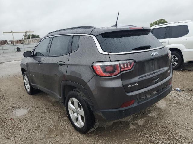 3C4NJDBB5JT392759 - 2018 JEEP COMPASS LATITUDE Grafitowy zdjęcie 2