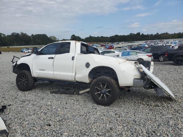 5TFRM5F10AX013199 - 2010 TOYOTA TUNDRA DOUBLE CAB SR5 WHITE photo 2