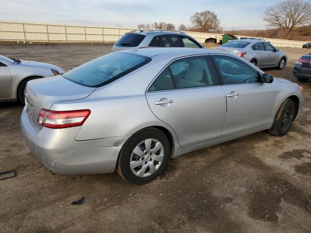 4T1BF3EK3AU066132 - 2010 TOYOTA CAMRY BASE SILVER photo 3