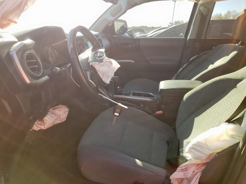 3TMAZ5CN6JM070955 - 2018 TOYOTA TACOMA DOUBLE CAB Графитовый фото 7