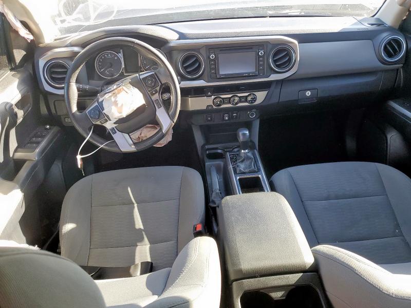 3TMAZ5CN6JM070955 - 2018 TOYOTA TACOMA DOUBLE CAB Графитовый фото 8