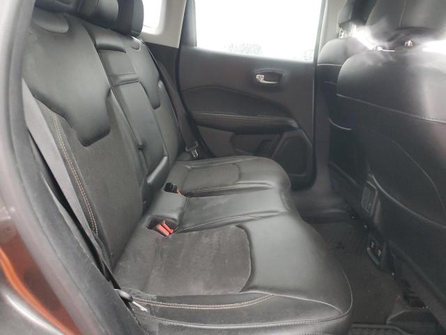 3C4NJCBB2JT182498 - 2018 JEEP COMPASS LATITUDE GRAY photo 11