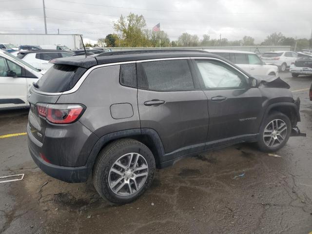 3C4NJCBB2JT182498 - 2018 JEEP COMPASS LATITUDE GRAY photo 3