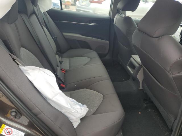 4T1B11HK3JU159571 - 2018 TOYOTA CAMRY L BROWN photo 10