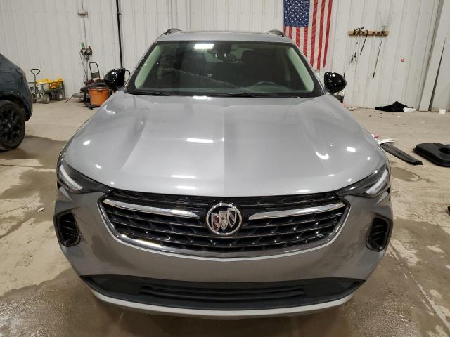 LRBFZNR48PD057082 - 2023 BUICK ENVISION ESSENCE ვერცხლისფერი ფოტო 5