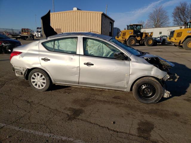 3N1CN7AP0HL831101 - 2017 NISSAN VERSA S SILVER photo 4