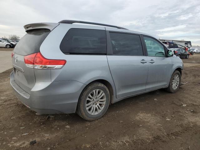 5TDYK3DC6ES428162 - 2014 TOYOTA SIENNA XLE SILVER photo 3