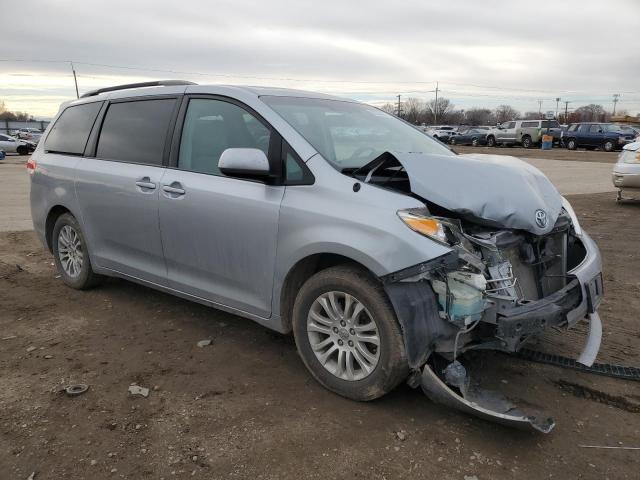 5TDYK3DC6ES428162 - 2014 TOYOTA SIENNA XLE SILVER photo 4