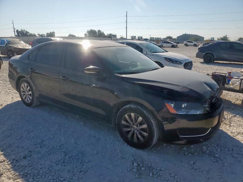 1VWAH7A36CC080788 - 2012 VOLKSWAGEN PASSAT S أسود صورة 4