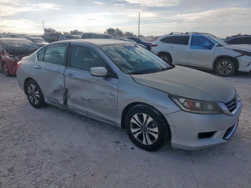 1HGCR2F34DA165065 - 2013 HONDA ACCORD LX SILVER photo 4