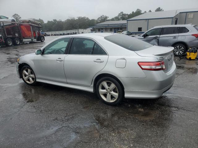 4T1BF3EK1BU617742 - 2011 TOYOTA CAMRY BASE SILVER photo 2