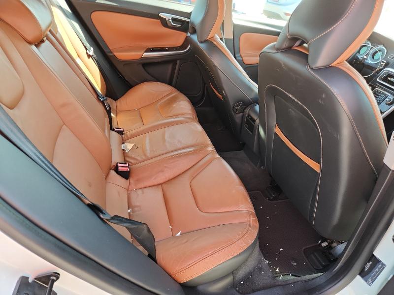 YV1612FS5D2177028 - 2013 VOLVO S60 T5 WHITE photo 10