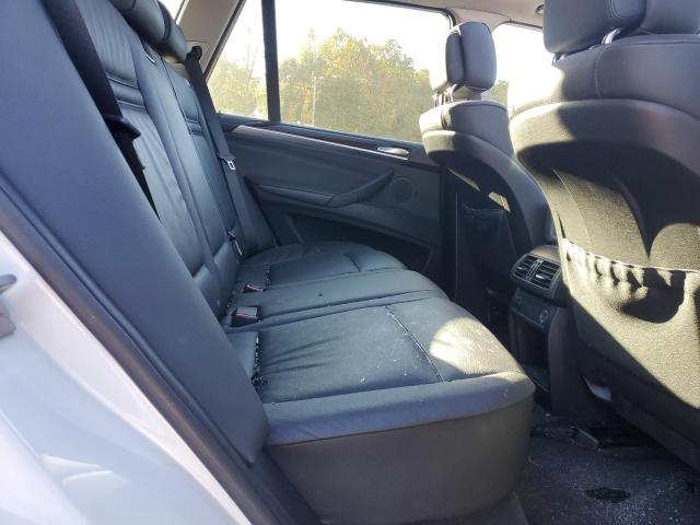 5UXZV4C56CL989561 - 2012 BMW X5 XDRIVE35I WHITE photo 11