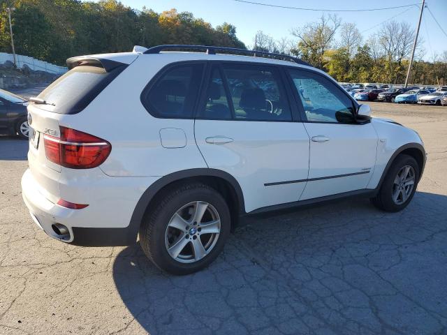 5UXZV4C56CL989561 - 2012 BMW X5 XDRIVE35I WHITE photo 3