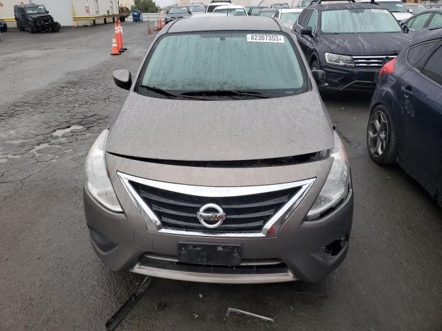 3N1CN7AP4HL802118 - 2017 NISSAN VERSA S GRAY photo 5