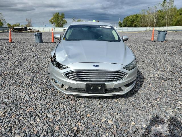 3FA6P0HD5JR229584 - 2018 FORD FUSION SE SILVER photo 5
