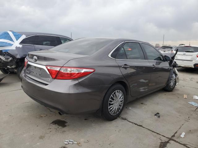 4T4BF1FK7FR495838 - 2015 TOYOTA CAMRY LE GRAY photo 3