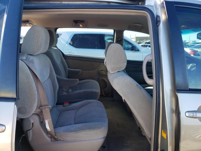 5TDKK4CC5AS323989 - 2010 TOYOTA SIENNA CE TAN photo 11