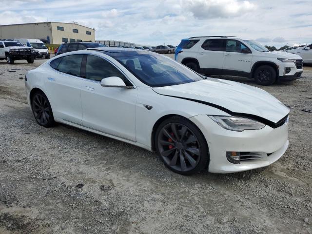 5YJSA1E12GF156565 - 2016 TESLA MODEL S WHITE photo 4