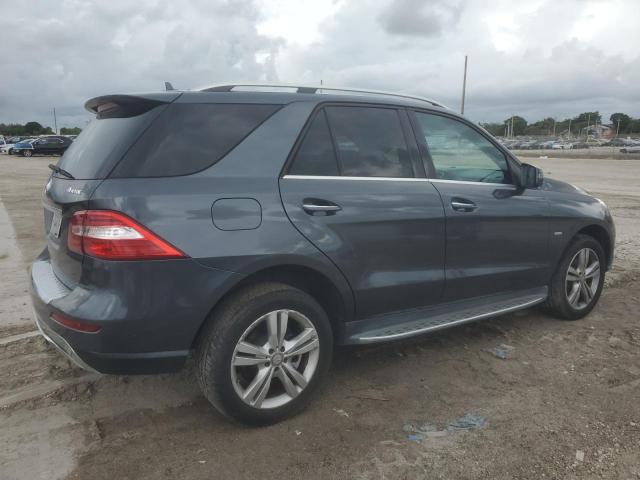 4JGDA5HBXCA070942 - 2012 MERCEDES-BENZ ML 350 4MATIC GRAY photo 3