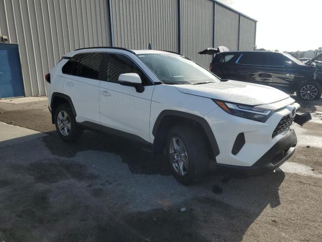 2T3W1RFV7SC326828 - 2025 TOYOTA RAV4 XLE WHITE photo 4