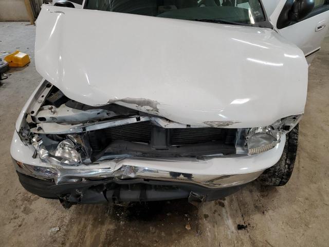 1FMRU15W41LB16019 - 2001 FORD EXPEDITION XLT WHITE photo 12