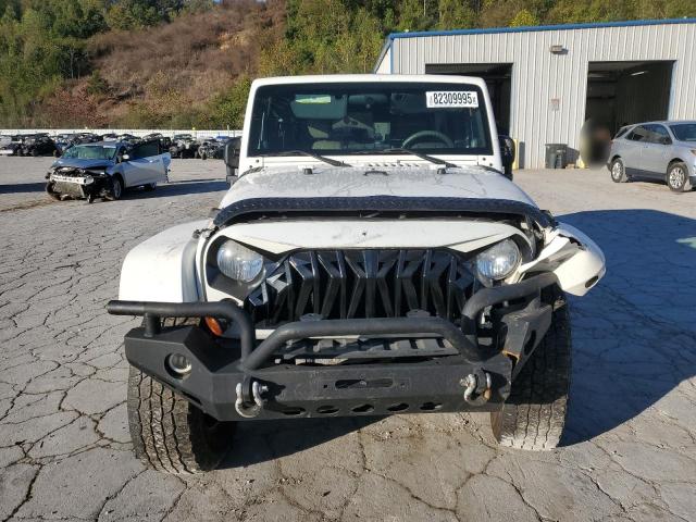 1J4HA5H11AL166936 - 2010 JEEP WRANGLER U SAHARA 白色 照片 5