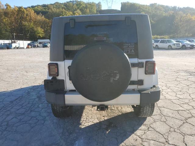 1J4HA5H11AL166936 - 2010 JEEP WRANGLER U SAHARA 白色 照片 6
