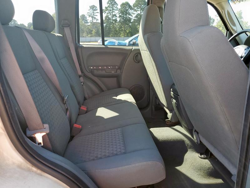 1J4GL48KX6W236450 - 2006 JEEP LIBERTY SPORT Білий фото 10