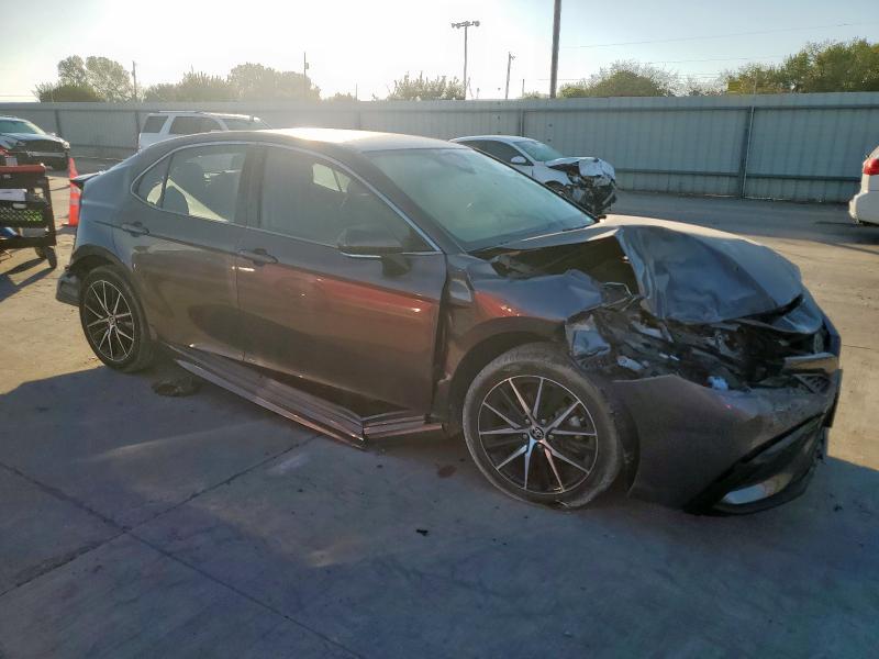 4T1G11AK8RU191993 - 2024 TOYOTA CAMRY SE NIGHT SHADE GRAY photo 4