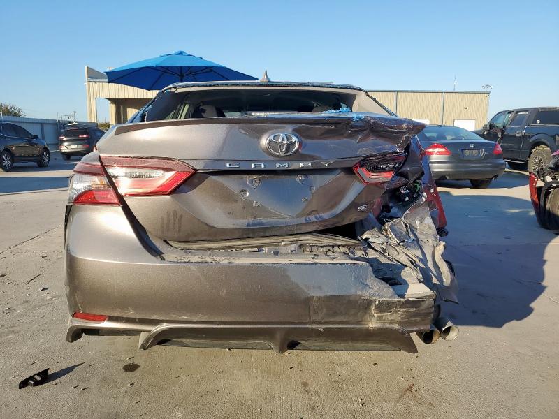 4T1G11AK8RU191993 - 2024 TOYOTA CAMRY SE NIGHT SHADE GRAY photo 6