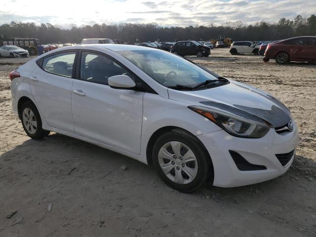 5NPDH4AE3GH737735 - 2016 HYUNDAI ELANTRA SE WHITE photo 4