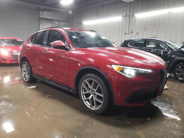 ZASFAKNN7J7B82366 - 2018 ALFA ROMEO STELVIO TI SPORT RED photo 4