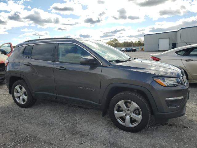 3C4NJDBB4LT156283 - 2020 JEEP COMPASS LATITUDE GRAY photo 4