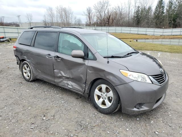 5TDKK3DC7DS385584 - 2013 TOYOTA SIENNA LE GRAY photo 4