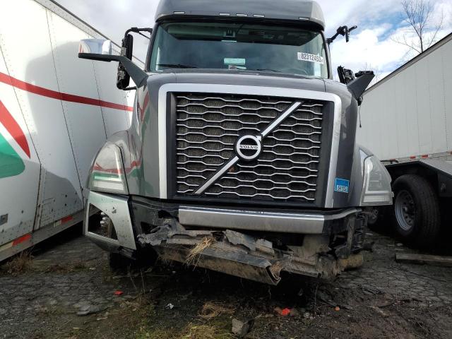 4V4NC9EH1LN254313 - 2020 VOLVO VN VNL GRAY photo 9