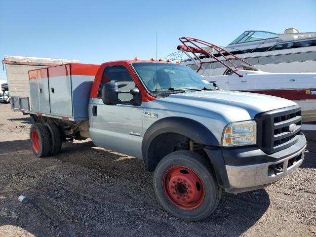 1FDXF46P35EC89180 - 2005 FORD F450 SUPER DUTY TWO TONE photo 4