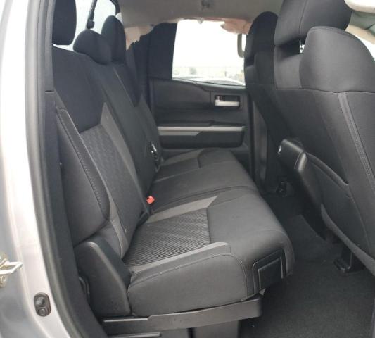 5TFRW5F11GX198754 - 2016 TOYOTA TUNDRA DOUBLE CAB SR/SR5 SILVER photo 10