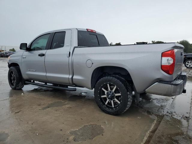 5TFRW5F11GX198754 - 2016 TOYOTA TUNDRA DOUBLE CAB SR/SR5 SILVER photo 2