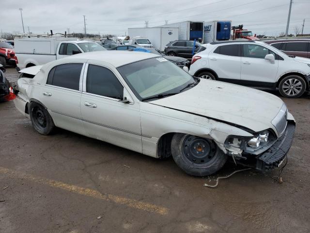 1LNHM81V96Y613868 - 2006 LINCOLN TOWN CAR SIGNATURE WHITE photo 4