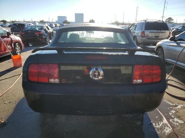 1ZVFT84N455252332 - 2005 FORD MUSTANG BLACK photo 6