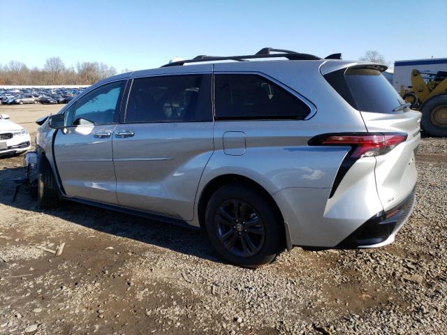 5TDDSKFCXRS111027 - 2024 TOYOTA SIENNA XSE SILVER photo 2