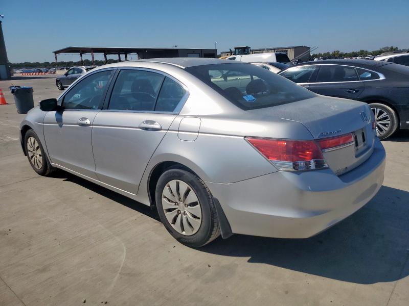 1HGCP2F30CA126462 - 2012 HONDA ACCORD LX 银色 照片 2
