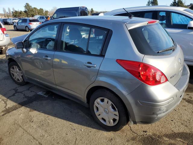 3N1BC1CP2BL379963 - 2011 NISSAN VERSA S GRAY photo 2